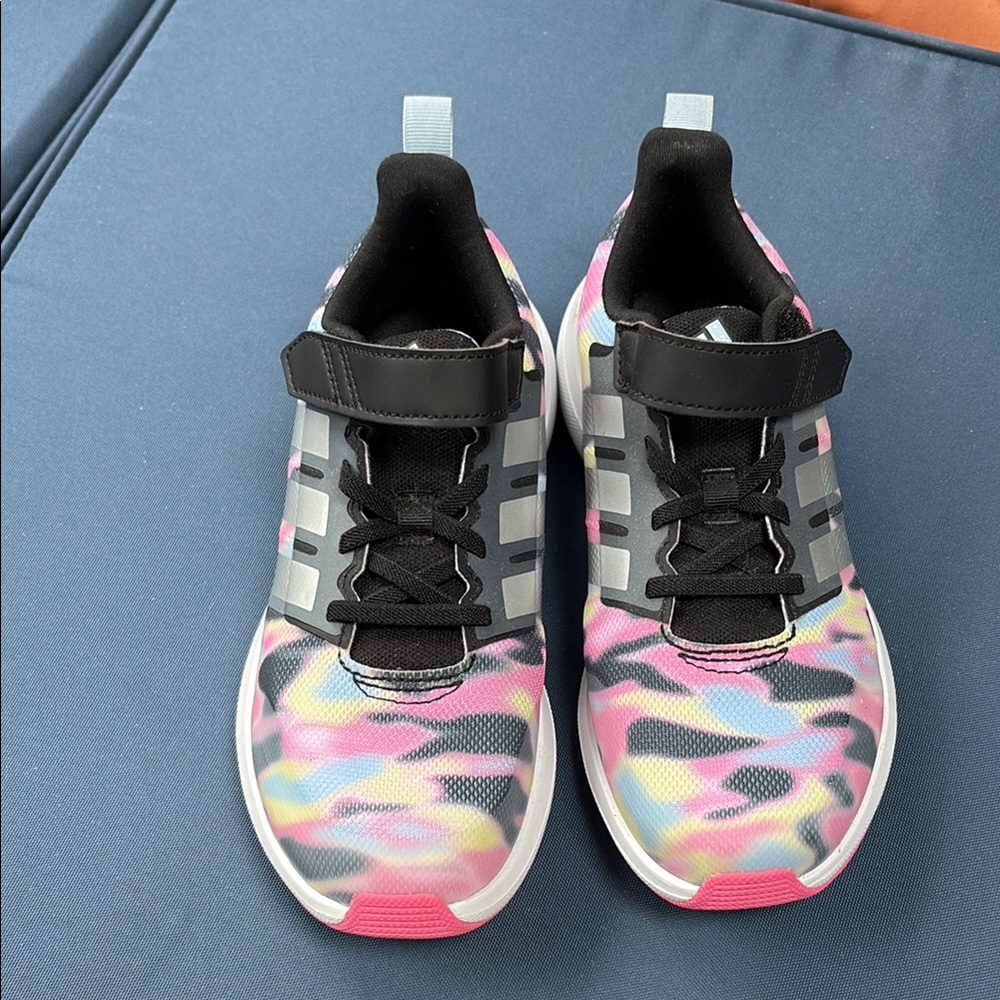 Adidas Cloudfoam Pink and Blue Sneakers with Gradient Design